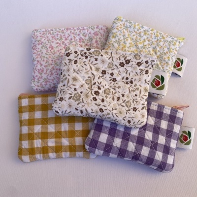 BOLSINHA FLORAL BEGE