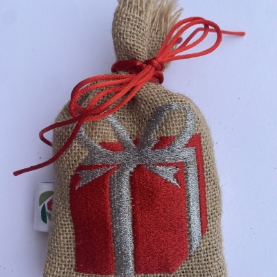 SAQUINHO COM ALFAZEMA ''PRESENTE''