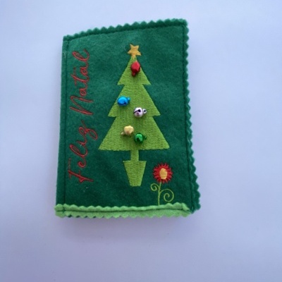 PORTA-AGULHAS ''ÁRVORE DE NATAL VERDE GUIZOS''