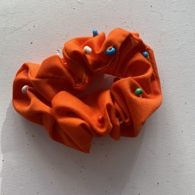 SCRUNCHIE COM MISSANGAS