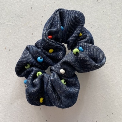 SCRUNCHIE COM MISSANGAS