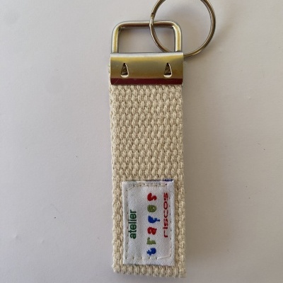 PORTA-CHAVES COM LAÇO EM FITA BEGE