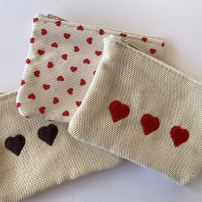 BOLSINHA ESTAMPADA CORAÇÕES