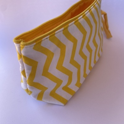 Nécessaire tecido zebra amarelo/branco