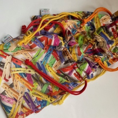 SACO MOLAS DE ROUPA AMARELO