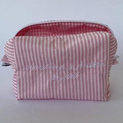 NÉCESSAIRE “EVERYTHING IS PRETTIER IN PINK”