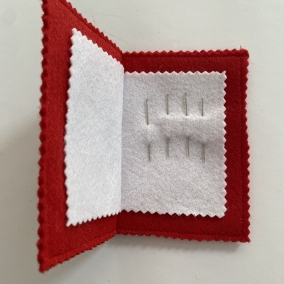 PORTA-AGULHAS CORAÇÃO