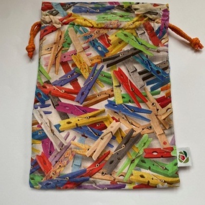 SACO MOLAS DE ROUPA LARANJA