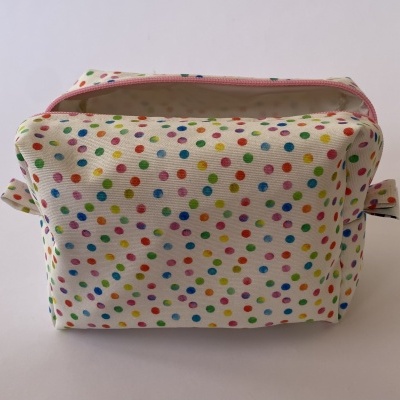 NÉCESSAIRE SIMPLES BOLINHAS