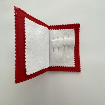 PORTA-AGULHAS ENCARNADO ''HOHOHO''