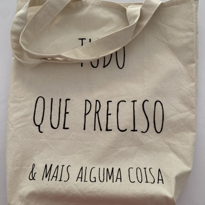 TOTE BAG “TUDO QUE PRECISO”