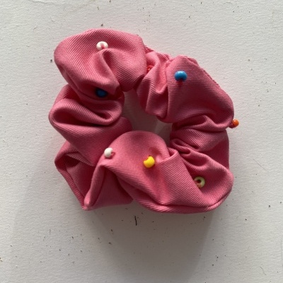 SCRUNCHIE COM MISSANGAS