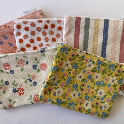 BOLSINHA PÊSSEGOS ESTAMPADA