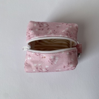 BOLSA PORTA-CHAVES “I’M JUST A GIRL”