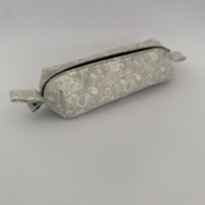 Estojo tecido cinzento c/ cornucópias