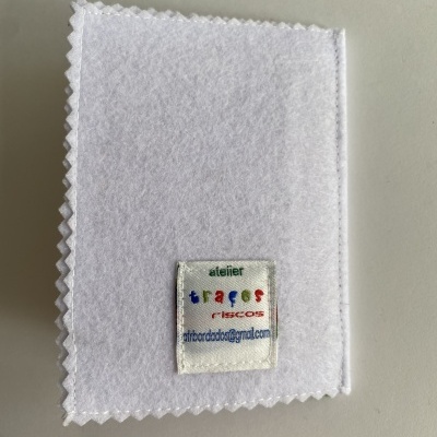 PORTA-AGULHAS ABELHA BRANCO