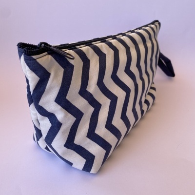 Nécessaire tecido zebra azul escuro/branco