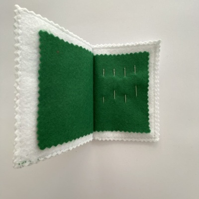 PORTA-AGULHAS ''ÁRVORE DE NATAL''