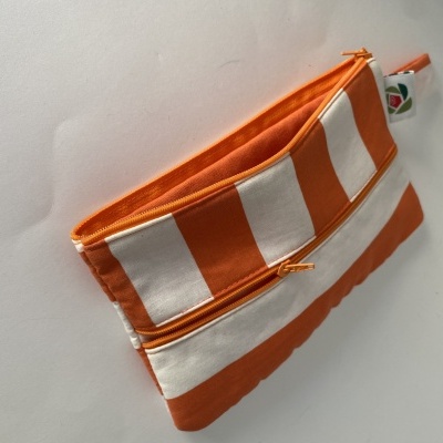 BOLSA FECHO DUPLO RISCAS LARANJAS E BRANCAS