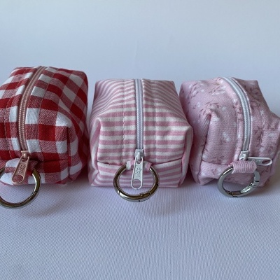 BOLSA PORTA-CHAVES “I’M JUST A GIRL”