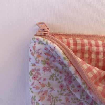 BOLSINHA FLORAL ROSA