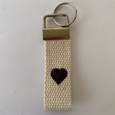 PORTA-CHAVES CORAÇÃO CASTANHO