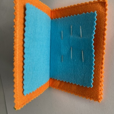 PORTA-AGULHAS ABELHA TURQUESA