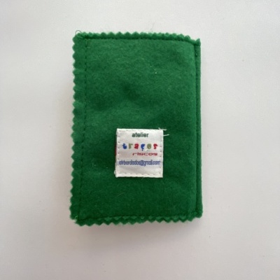 PORTA-AGULHAS ''ÁRVORE DE NATAL VERDE GUIZOS''