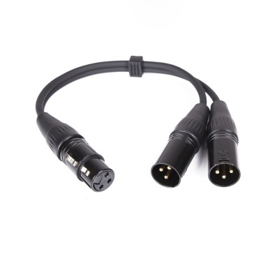 Cabo Y XLR preto com um conector fêmea e dois conectores macho