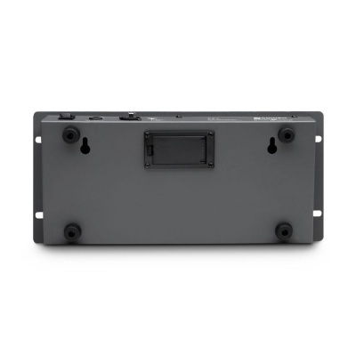 Parte traseira de equipamento electrónico cinzento com suporte e compartimento de bateria.