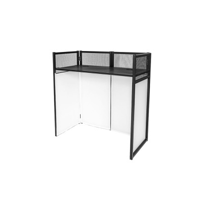 Mesa de escritório preta com painéis brancos e grelha metálica