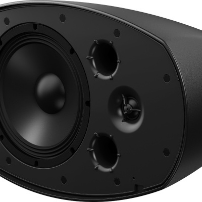 Coluna de som preta com cone grande e entradas laterais redondas