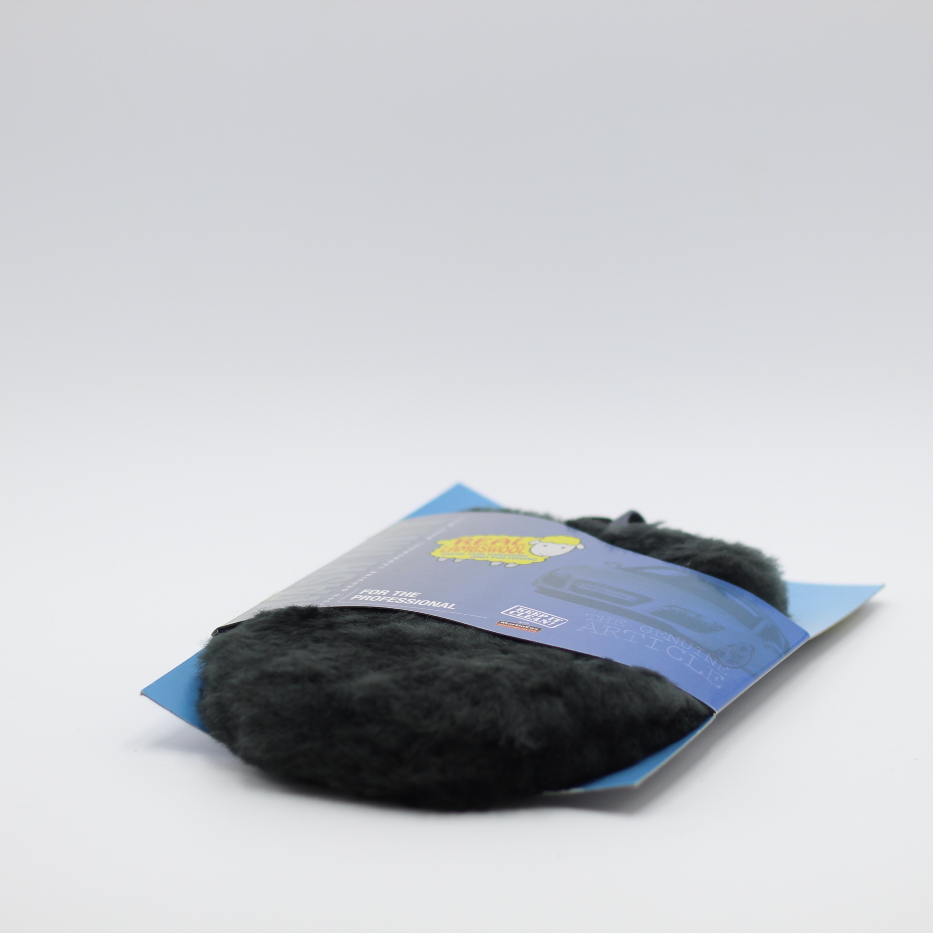 Luvas ou protetor em tecido felpudo preto com embalagem azul