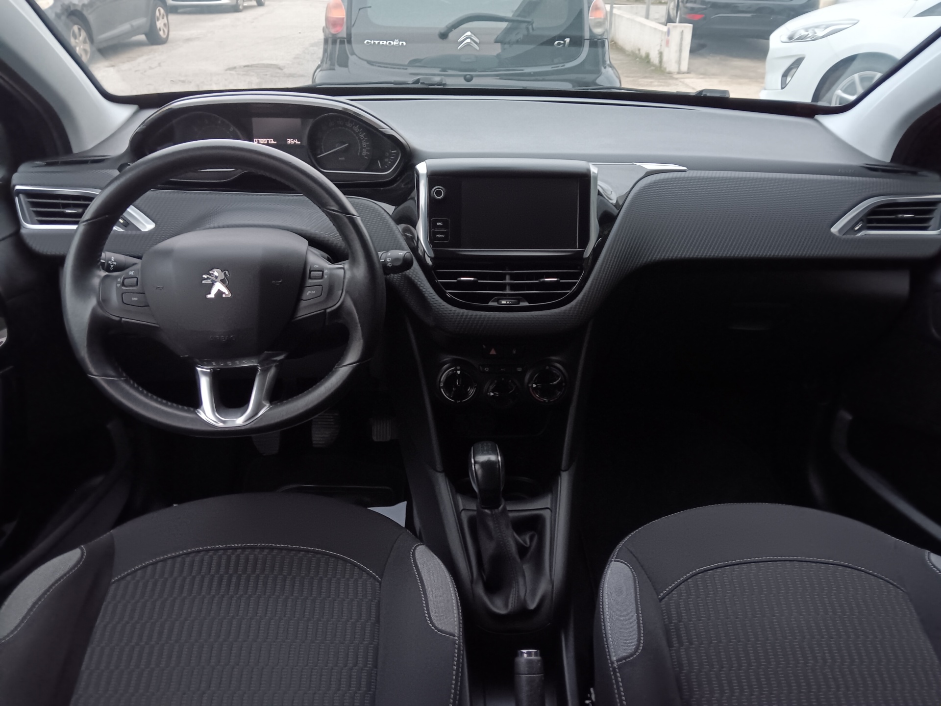 Peugeot 208 Style 1.2 82cv Peugeot 208 Style 1.2 82cv