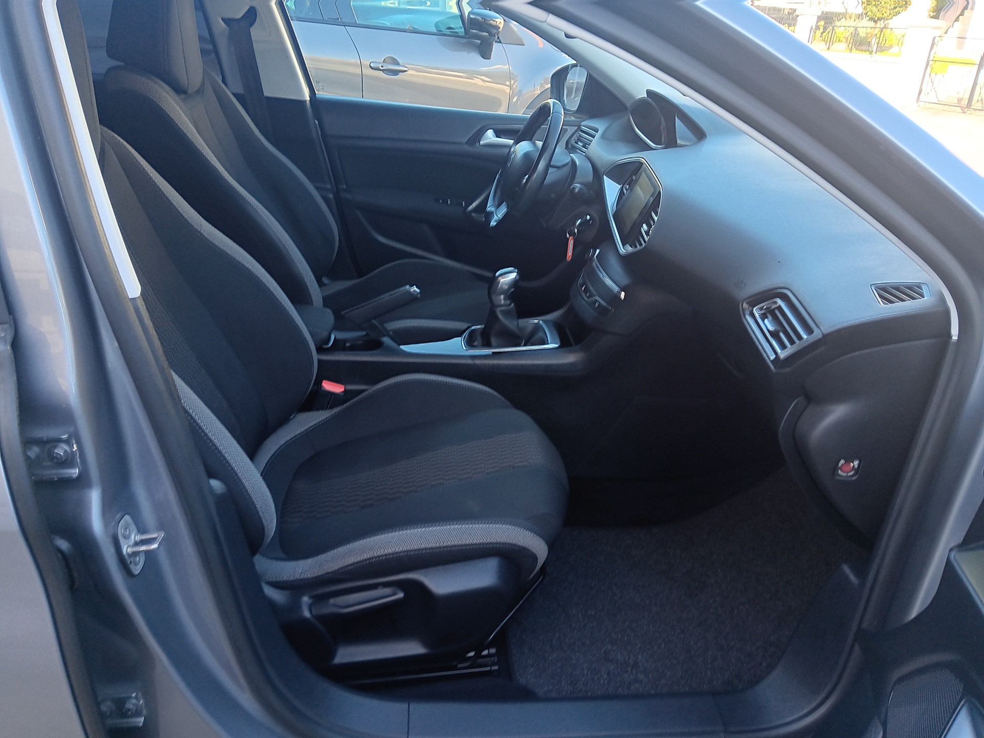 Peugeot 308 sw Style 1.6 HDi 100cv Peugeot 308 sw Style 1.6 HDi 100cv