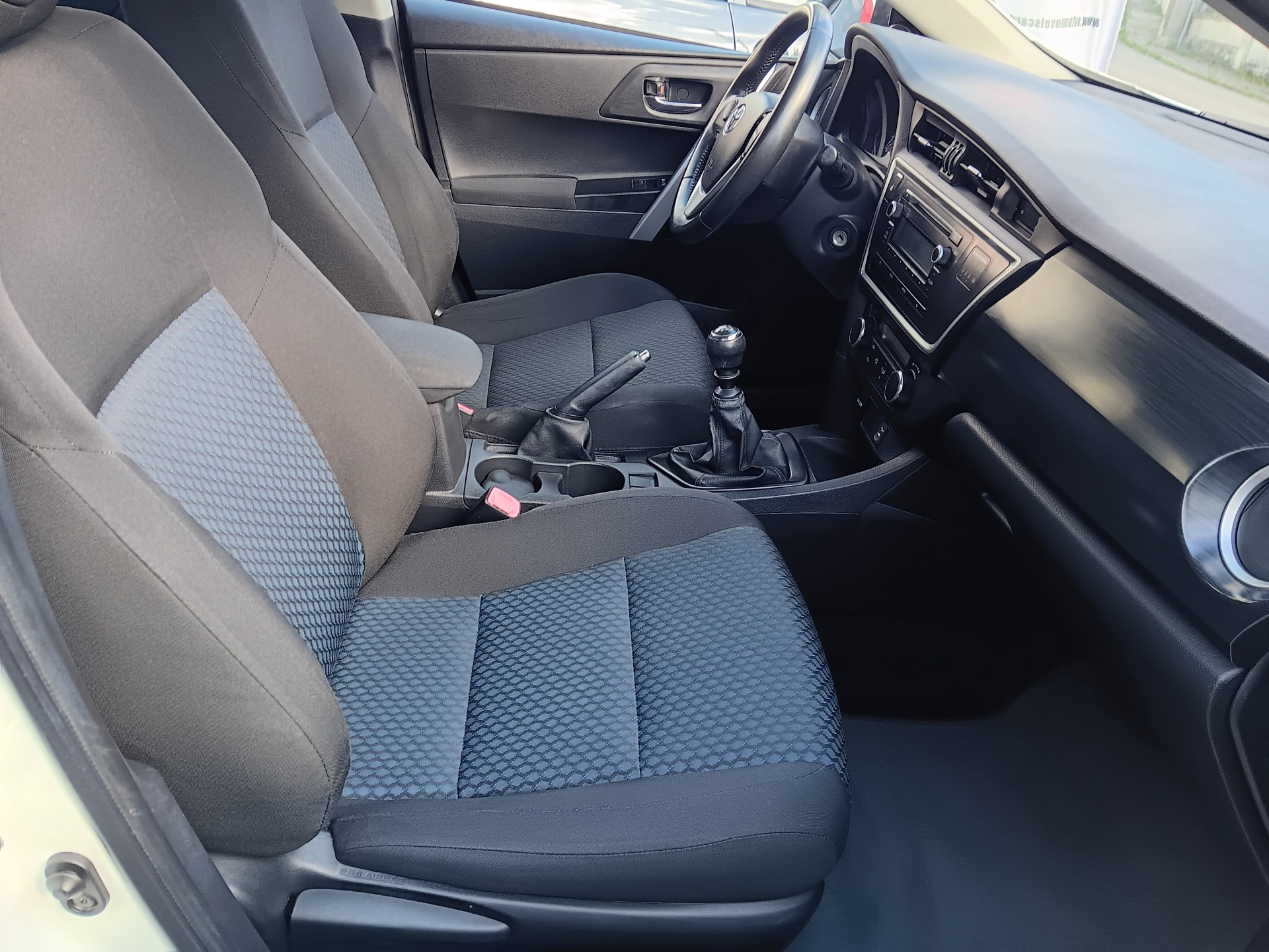 Toyota Auris Touring Sports 1.33 VVT-i 100cv Toyota Auris Touring Sports 1.33 VVT-i 100cv