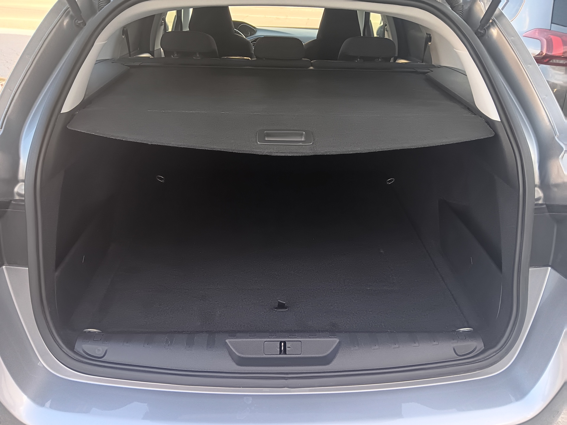 Peugeot 308 sw Style 1.6 HDi 100cv Peugeot 308 sw Style 1.6 HDi 100cv