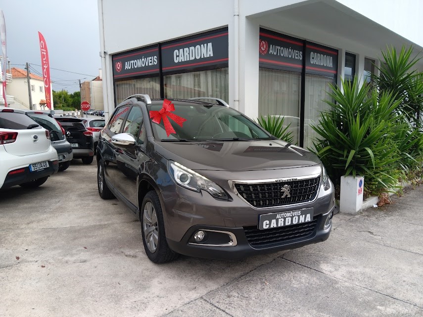 Peugeot 2008 Style 1.2 Puretech 82cv Peugeot 2008 Style 1.2 Puretech 82cv
