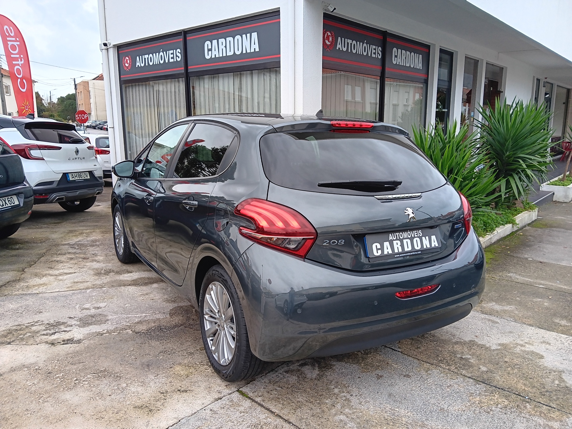 Peugeot 208 Style 1.2 82cv Peugeot 208 Style 1.2 82cv