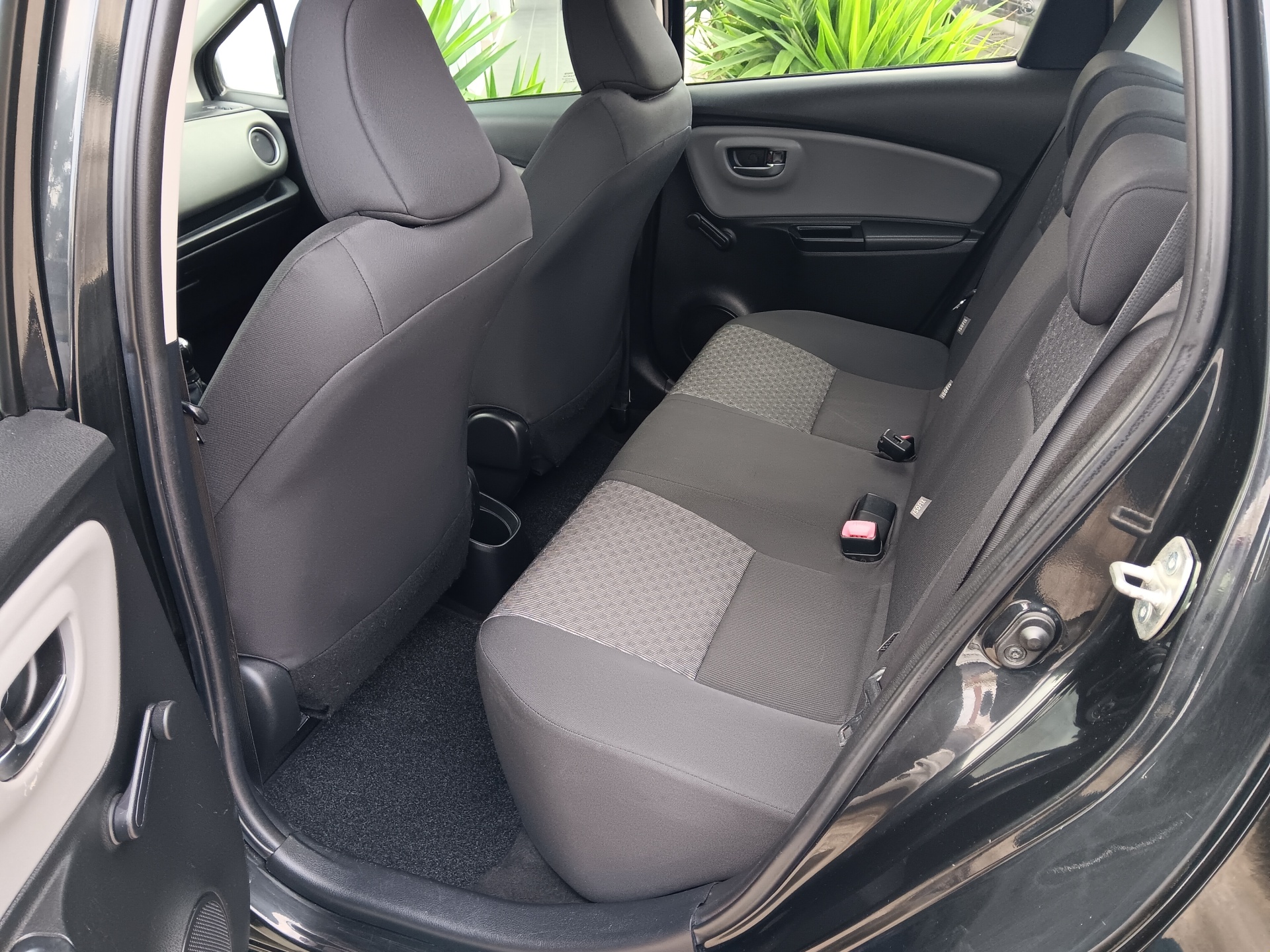 Toyota Yaris 1.0 VVT-i Active 68cv Toyota Yaris 1.0 VVT-i Active 68cv