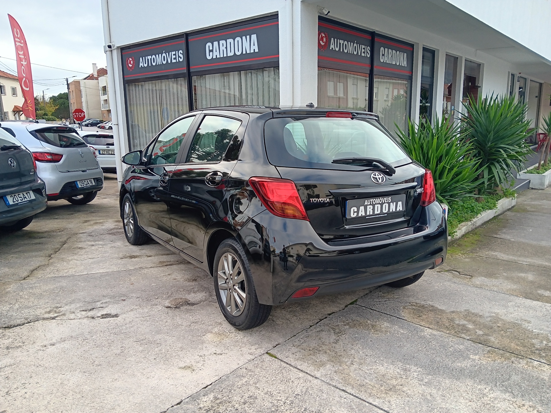 Toyota Yaris 1.0 VVT-i Active 68cv Toyota Yaris 1.0 VVT-i Active 68cv