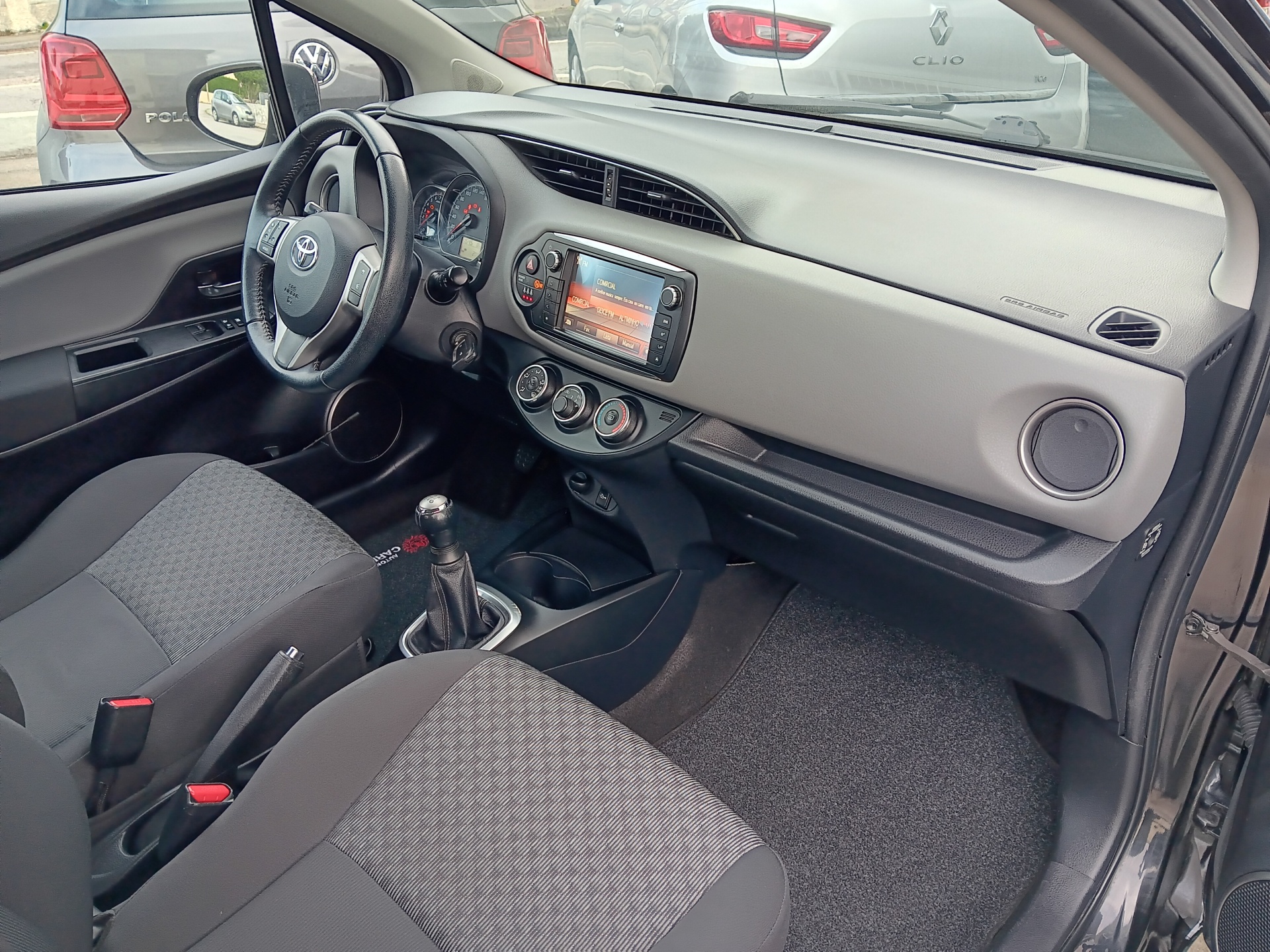 Toyota Yaris 1.0 VVT-i Active 68cv Toyota Yaris 1.0 VVT-i Active 68cv