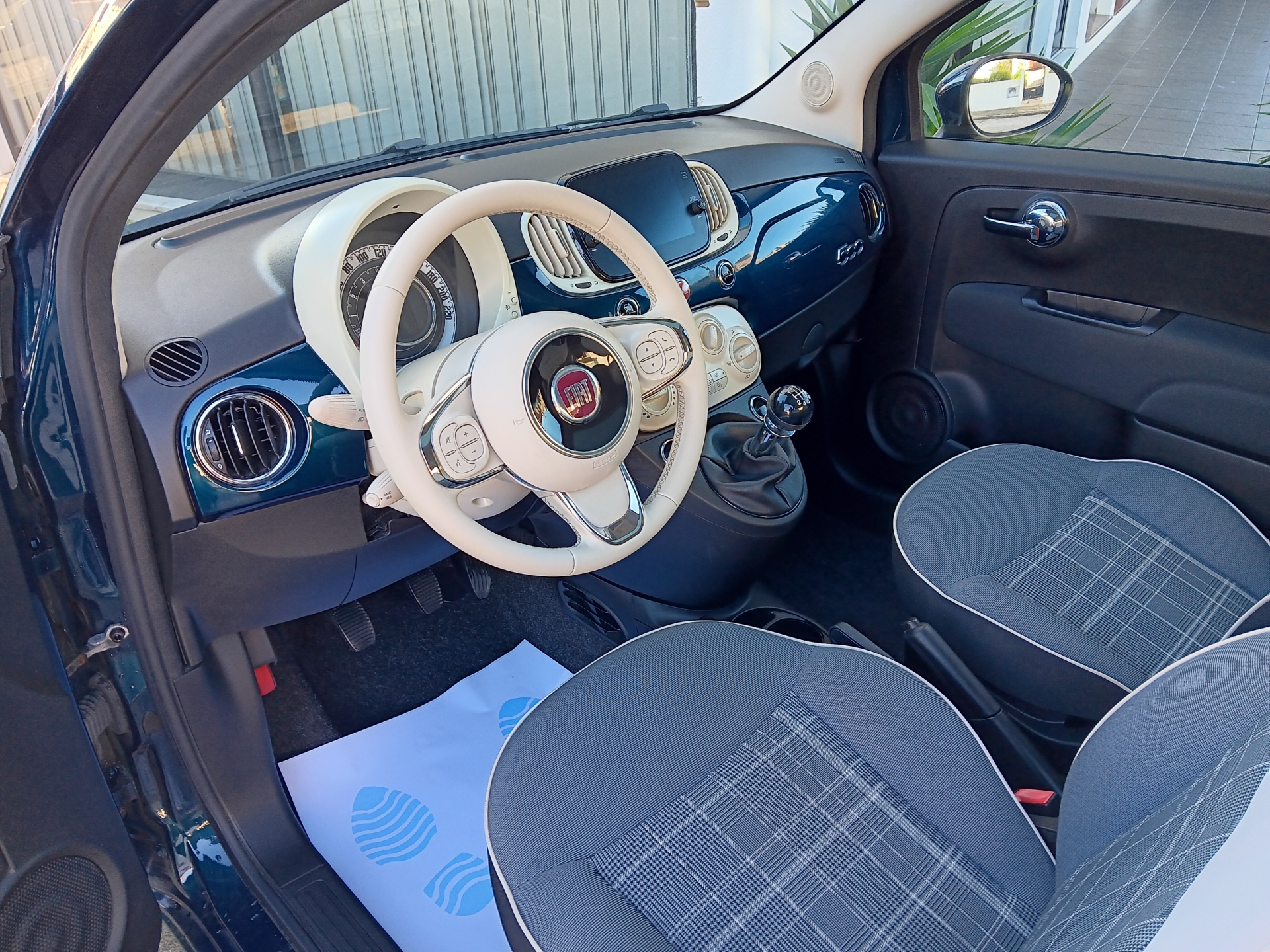 Fiat 500 Lounge 1.0 Hybrid 70cv Fiat 500 Lounge 1.0 Hybrid 70cv