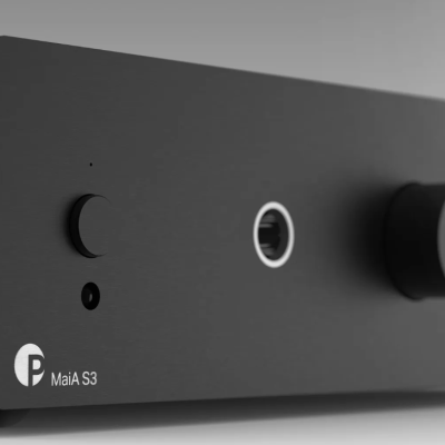 Amplificador áudio Maia S3 preto com botões frontais e entrada jack