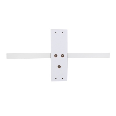 aparelho branco com parafusos e tiras horizontais sobre fundo branco