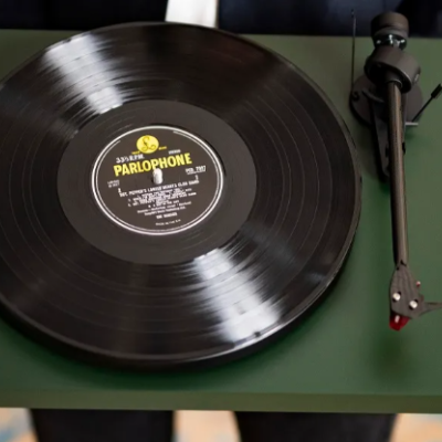 Gira-Discos Pro-ject Audio Debut Carbon Evo