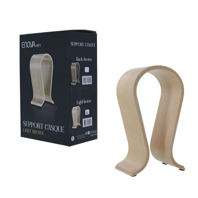 Suporte de capacete em madeira clara com embalagem preta