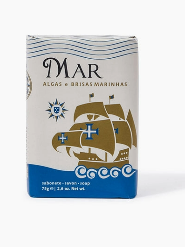 Ach. Brito - Sabonete Lusitano Mar Sabonete embalado com ilustração de navio e texto MAR ALGAS e BRISAS MARINHAS
