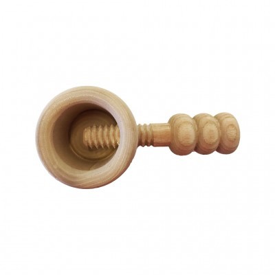 Triturador manual de madeira clara com cabo redondo e rosca interna