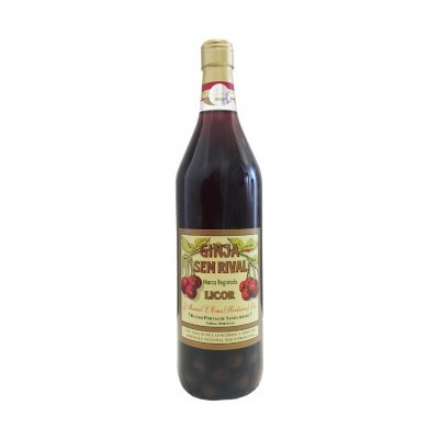 Garrafa de licor de ginja sem rival com rótulo amarelo e vermelho